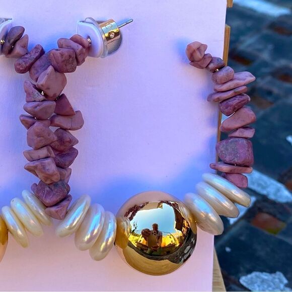 Dannijo Sakora Lavender /Pearl Discs Gold Toned Hoop Post Earrings w/Box. New! - Picture 4 of 6